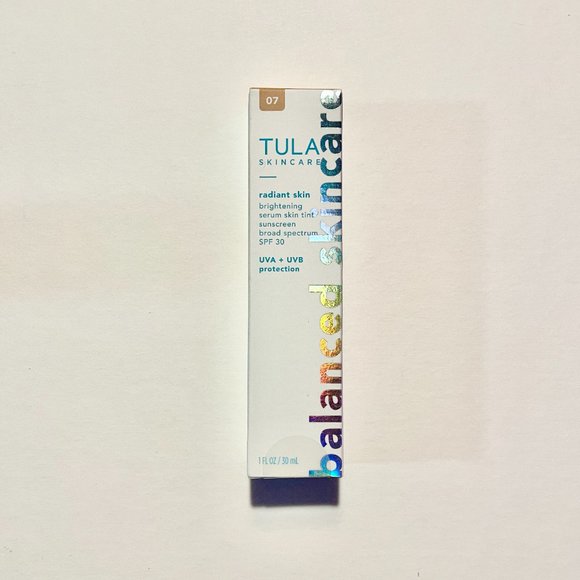 Tula - Radiant skin brightening serum skin tint sunscreen broad spectrum SPF 30 - Picture 2 of 5